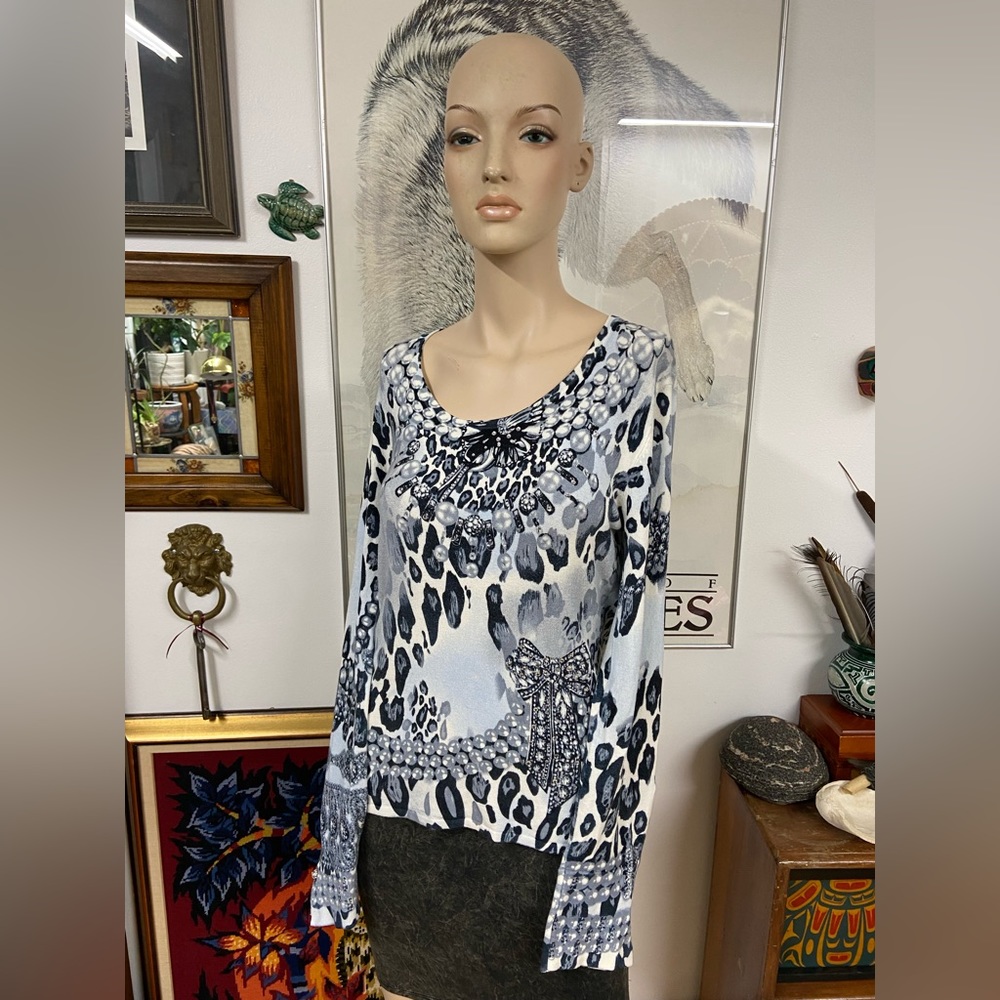 🐦‍⬛ 5/$25 🐦‍⬛ Embellished Animal Print Long Sleeve Shirt